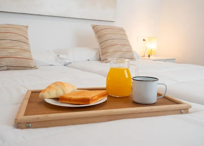 Bhost - Nieves Кордова